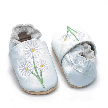 Сладък цветна бродерия бебе меки кожени обувки