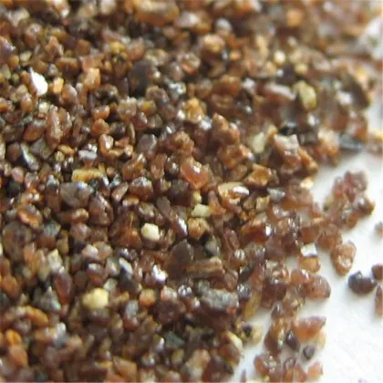 Red or pink garnet sand for sandblasting