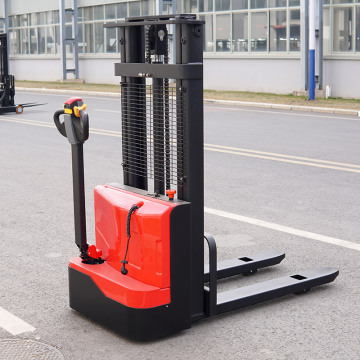 Manual and Semi-Electric Stacker for Lifting 1.5 Tons up to 5.5m