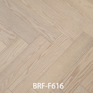 Plancher en bois d&#39;ingénierie avec grain de bois naturel