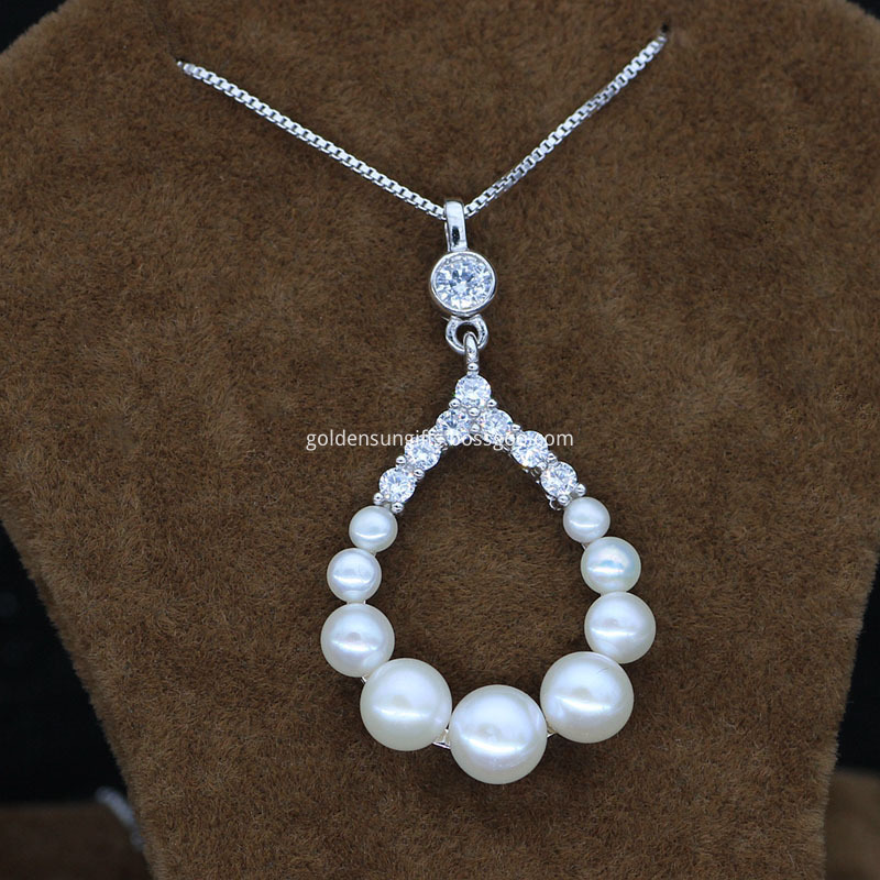 Freshwater Pearl Pendant Necklace