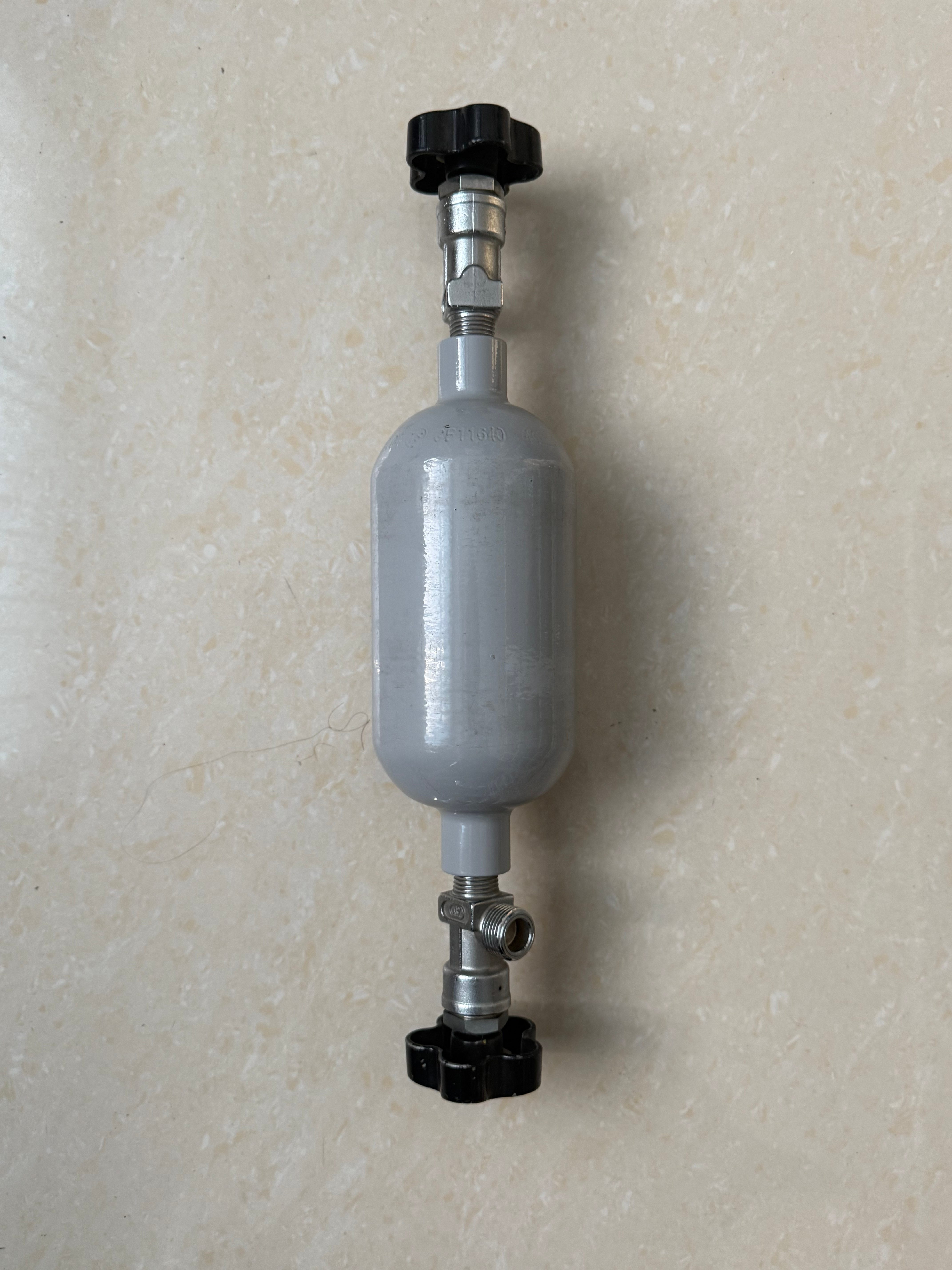 Sampling gas cylinder
