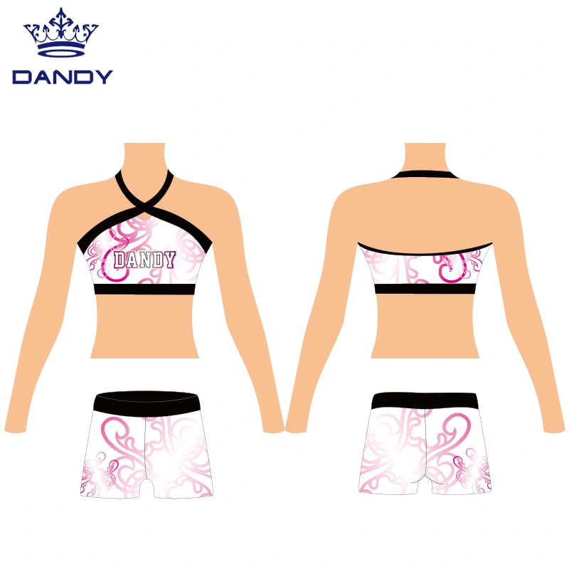 Сүйген қызының емшегін жалап тұрған фото