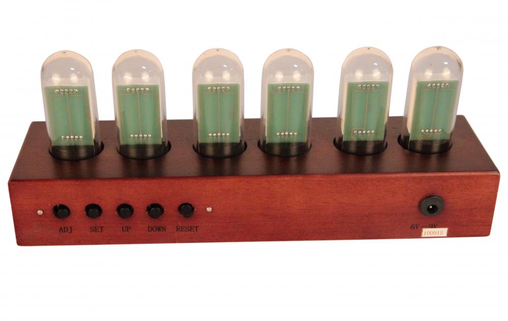 ساعة Nixie Tube الرقمية مع لمبة إضاءة مستطيلة