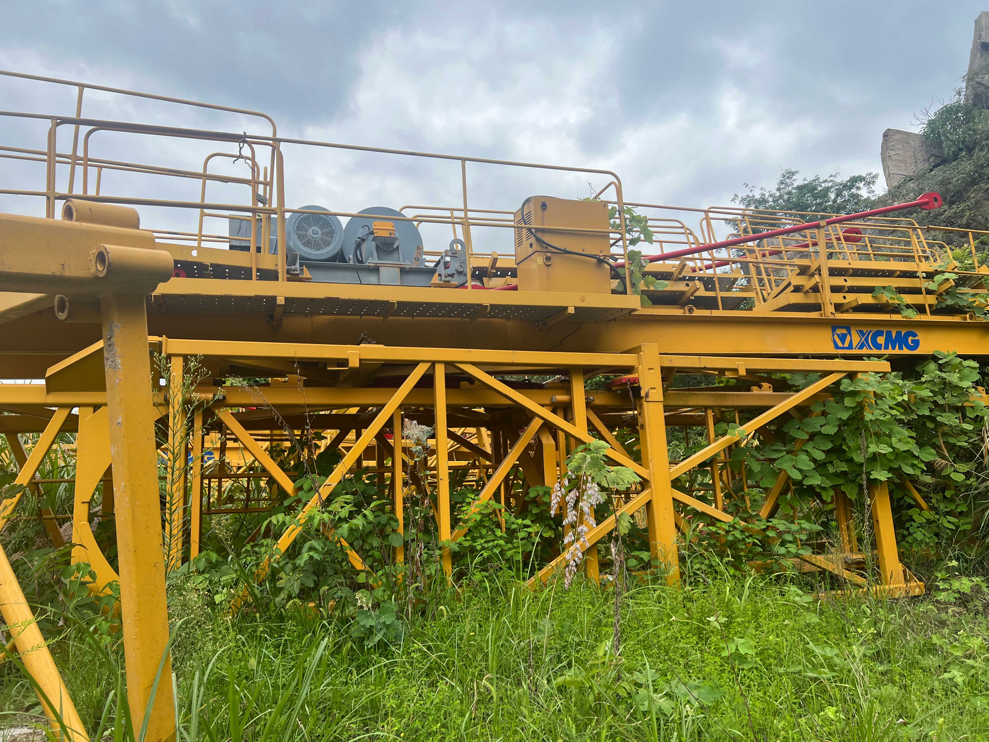 xcmg-used-tower-crane-ladder-photo