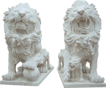 White Marble Lion Carvings for Gardens