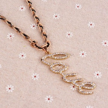 Love Shape Zinc Alloy Rhinestone Pendant Necklaces For Gifts