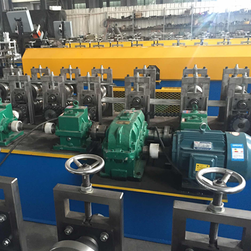 ZT110 steel strip door roll forming machine