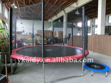 TRAMPOLINE WITH ENCLOSURE