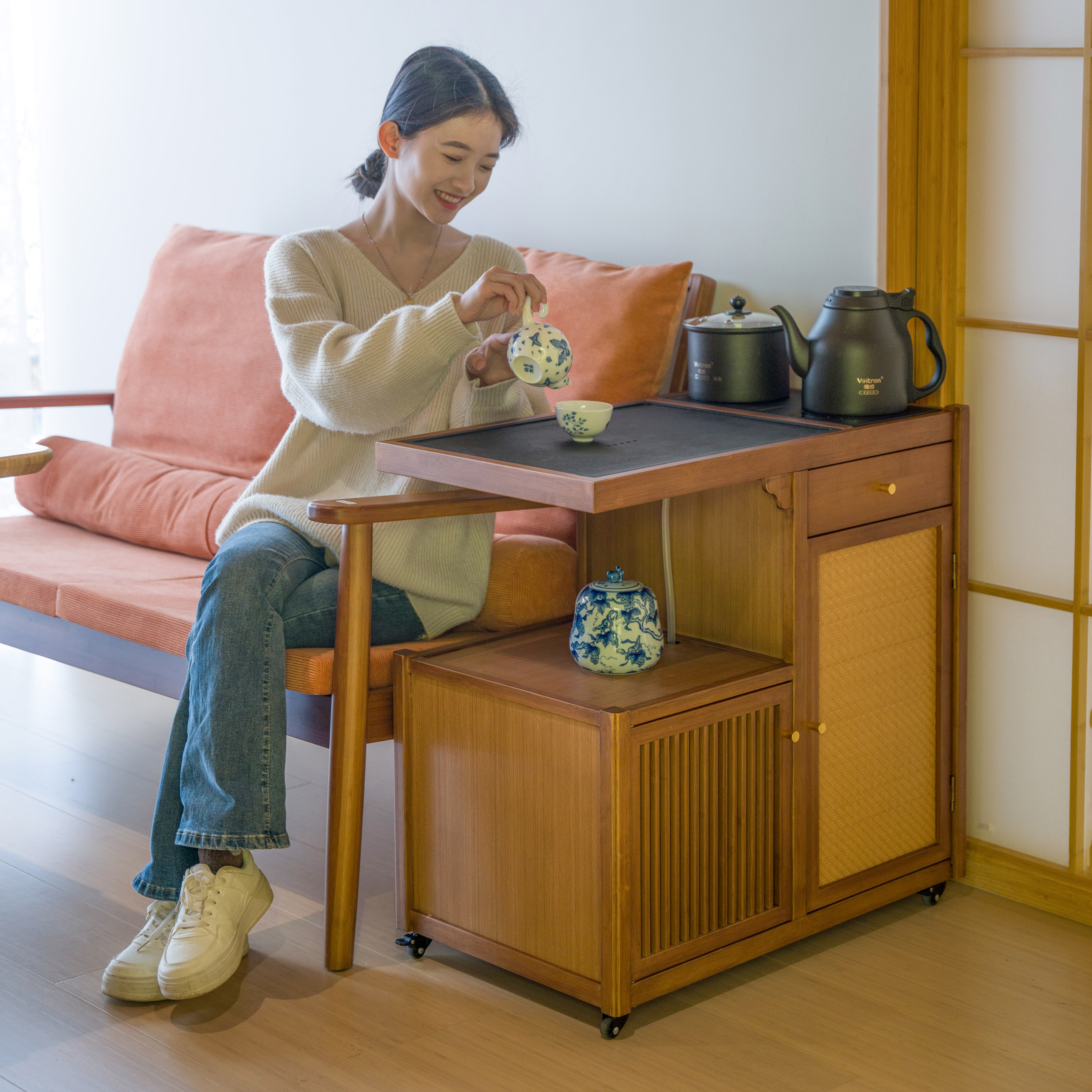 Чайная тележка в китайском стиле