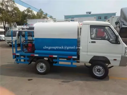 CLW 4x2 water spray sprinkles truck