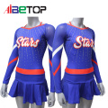 Bule personalizado e uniforme de torcida laranja