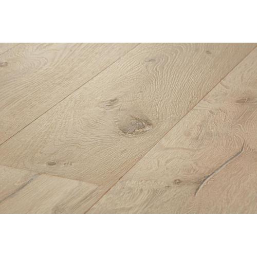 Bedroom Hand Scraped Engineered Wood Flooring