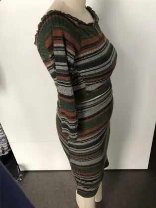 Striped knit skirt suit