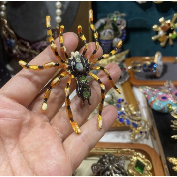Broche de aranha de esmalte vintage