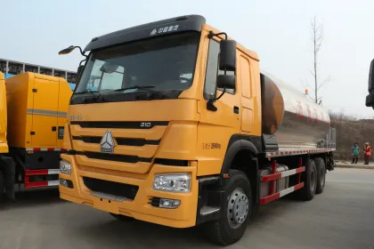 SINOTRUK 10cbm 10000L Intelligent Asphalt Distributor Truck