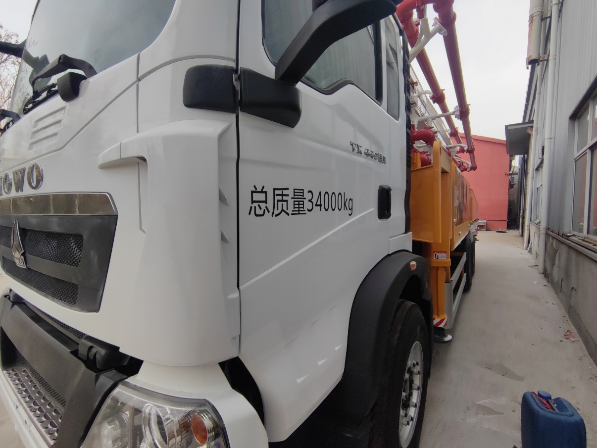 Used Concrete Pump Machine XCMG HB47V