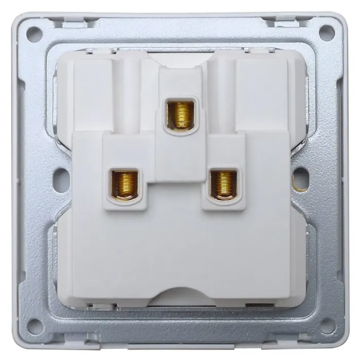 Enchufe conmutado de 1 unidad y 13 A