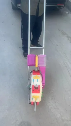 Manuel Seeder and Small Spreaders Seeder