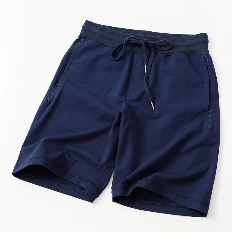 pantalones cortos hechos de pantalones cortos de tela reciclados