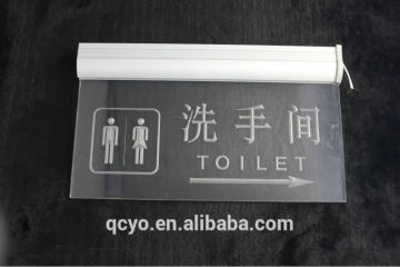 customized QCY-SHD-15 new style clear acrylic sign holder for display