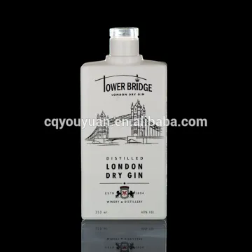Fashion customized 350ml glass bottle flat for gin