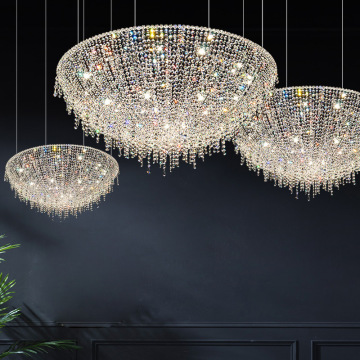 Candeleras de cristal personalizadas para techos altos y villas