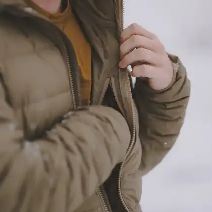 Lightweight Goose Down Puffer Jacket for Hiking and Customization