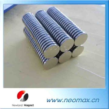 Flat round magnets