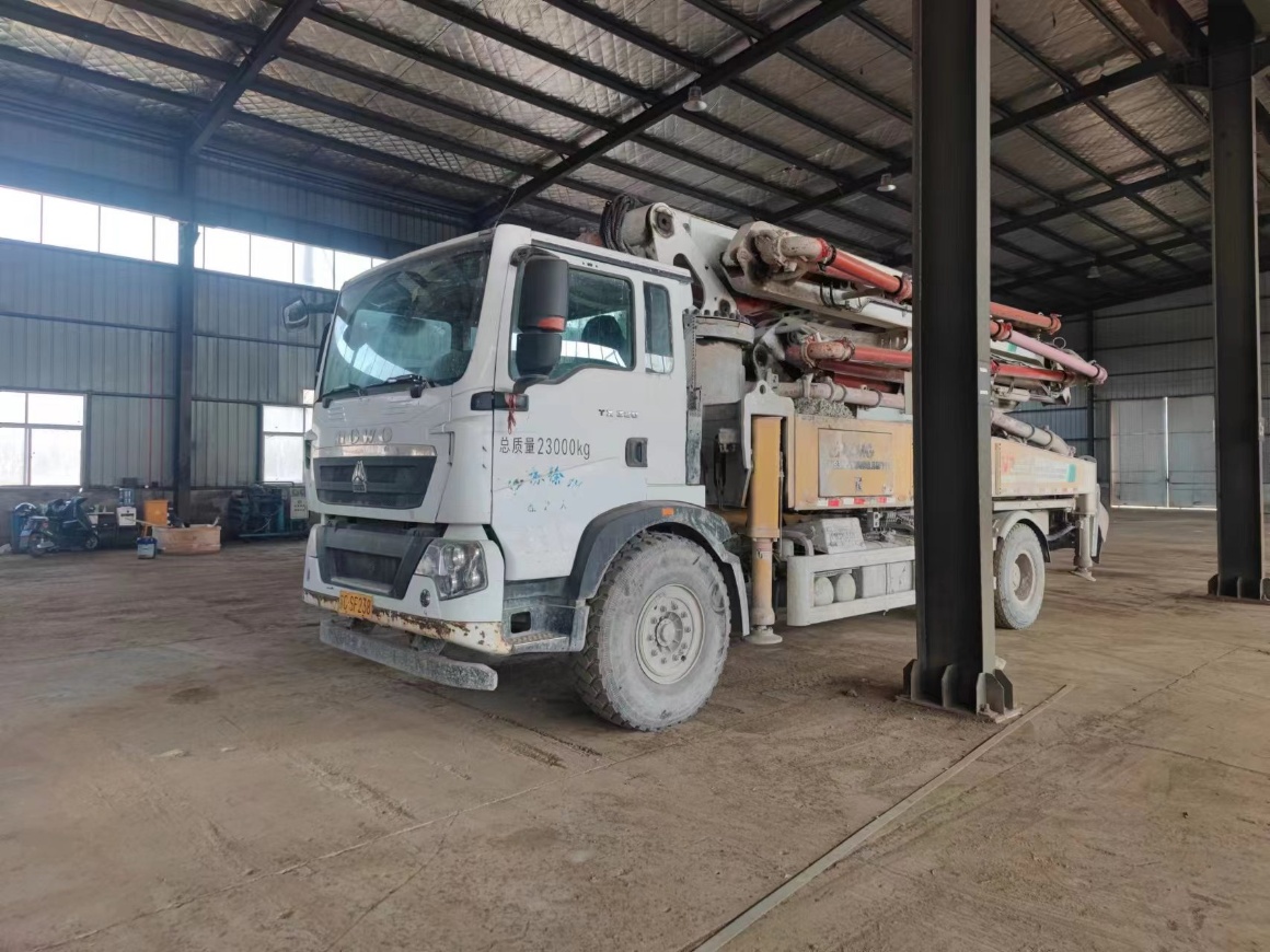 XCMG used pump truck HB37V