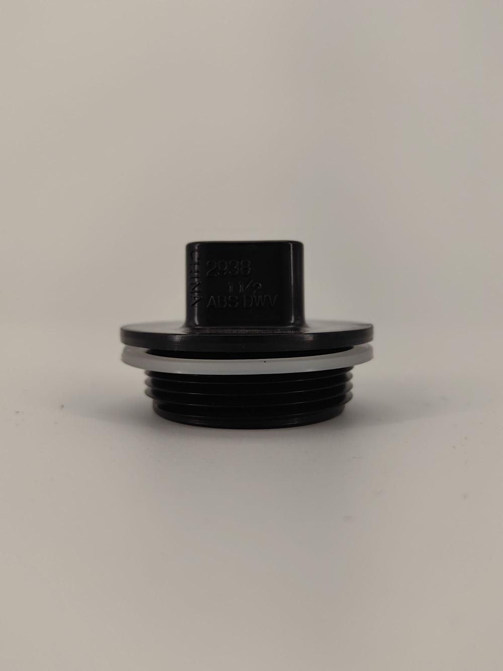 ABS FITTING 1.5 inch CLEANOUT ADAPTER WITH PLUG