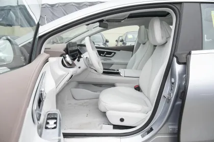 2025 Luxury Sedan Electric and Fuel Cell Technology for 2024 Mercedes-Benz EQE 4x4