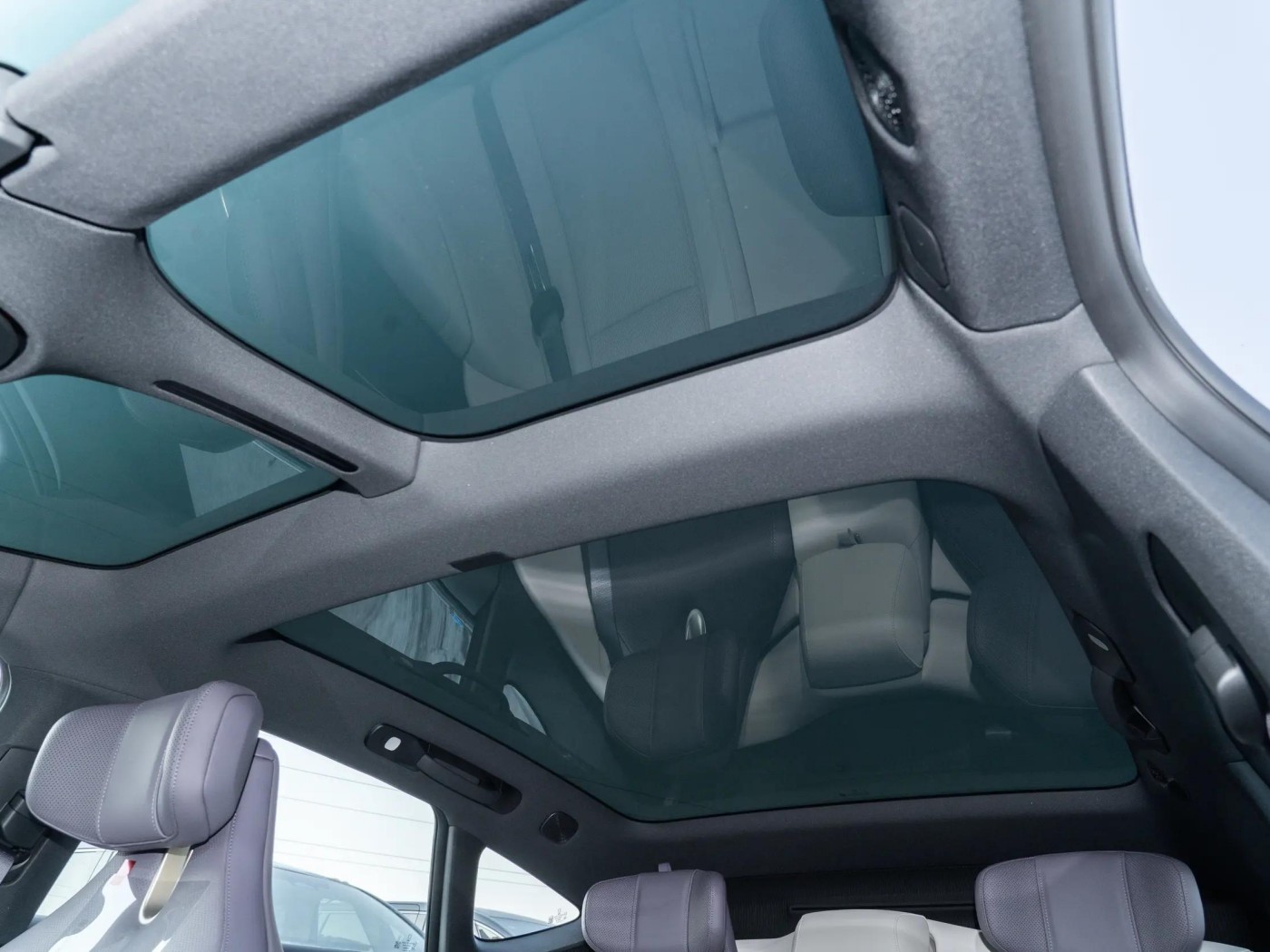 All Electric AWD Avatr 12 Ultra