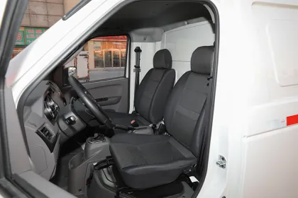 DFAC 3T Electric Van with GVW 3050mm CATL Battery