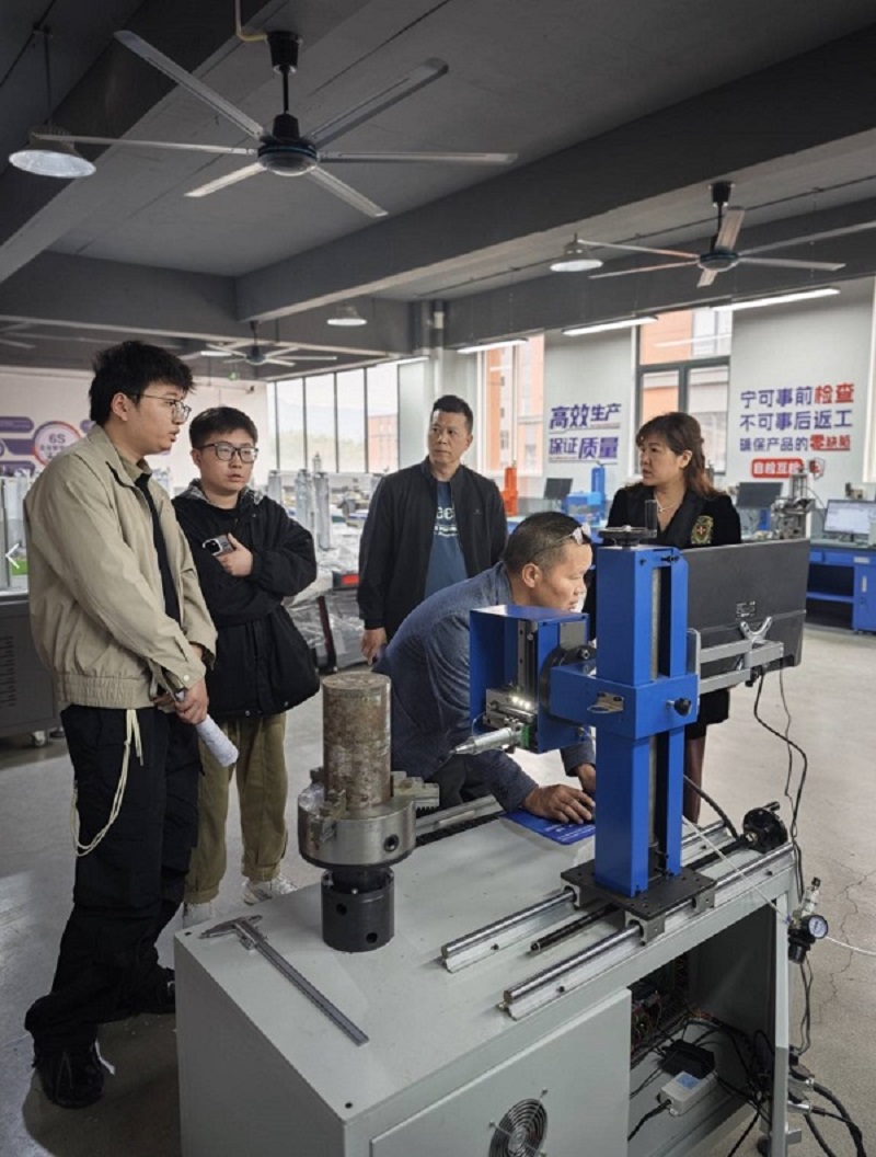 Customer Visits Chuke Intelligent for Inspection; Flange Marking Machine's "Millimeter-Level Precision" Wins Customer's Heart