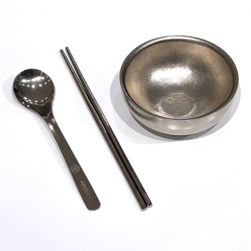 Новы посуд для чыстага тытана для 4 чалавек