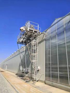 Smart Greenhouse Retrofit Cleaning Vehicle