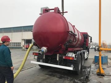 Vacuum Pump Sewage Suction Truck 18CBM