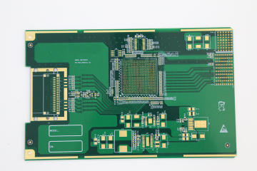 Carte de circuit imprimé en plusieurs couches