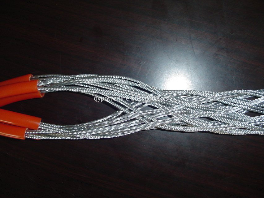 Cable pulling sock grip