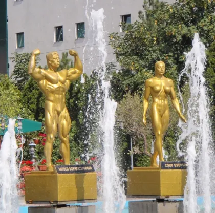 Life size nude muscle bonny man sculpture bronze bodybuilding statue