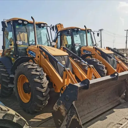 JCB 4CX Tractor Backhoe Loader for Ditch Digging and Loading