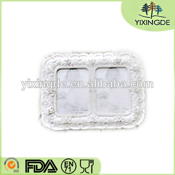 White round picture frame