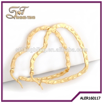 Yiwu factory gold stainless steel love design hoop earrings for women