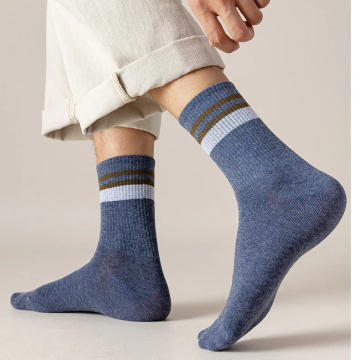 Popular Spring-Autumn Fashion Cotton Socks for Sports and Casual Wear