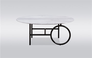 Round coffee table in marble top