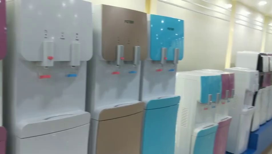 Bottle-Top Water Cooler with Advanced Filtration