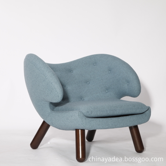 Cashmere Finn Juhl Pelican Lounge Chair