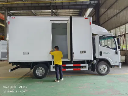 4x2 ISUZU Refrigerated Van Truck