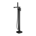 Itim na hindi kinakalawang na asero shower freestanding bathtub faucet